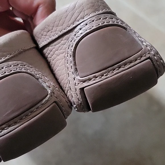 Tory Burch Tan Moccasin Flats with Logo Detail - Picture 7 of 8